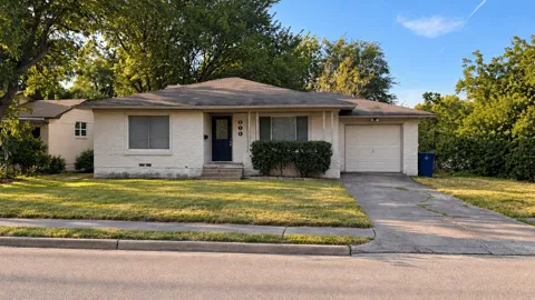 214 E Carolyn Drive