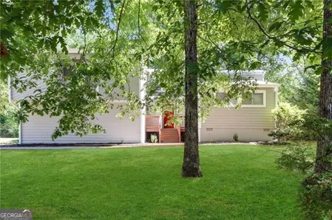 704 Lost Creek CIR