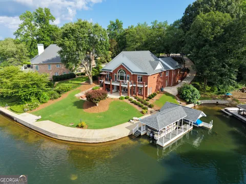 2381 Lee PL