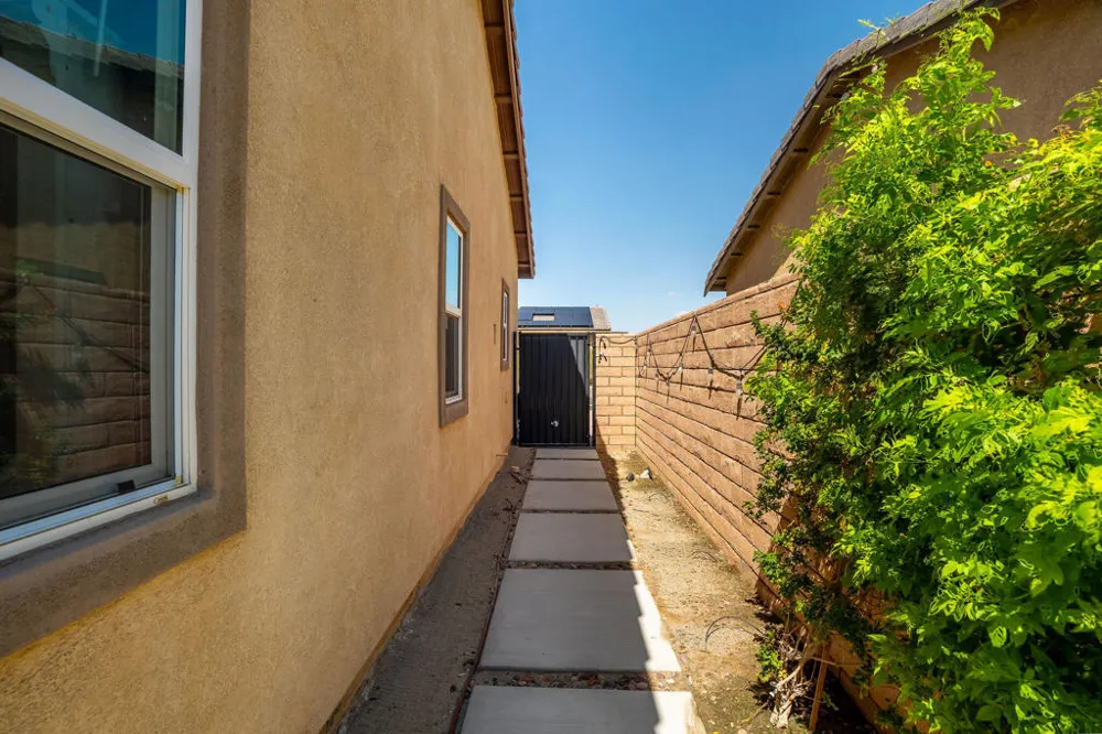 67486 Rio Largo Road Cathedral City, CA 92234