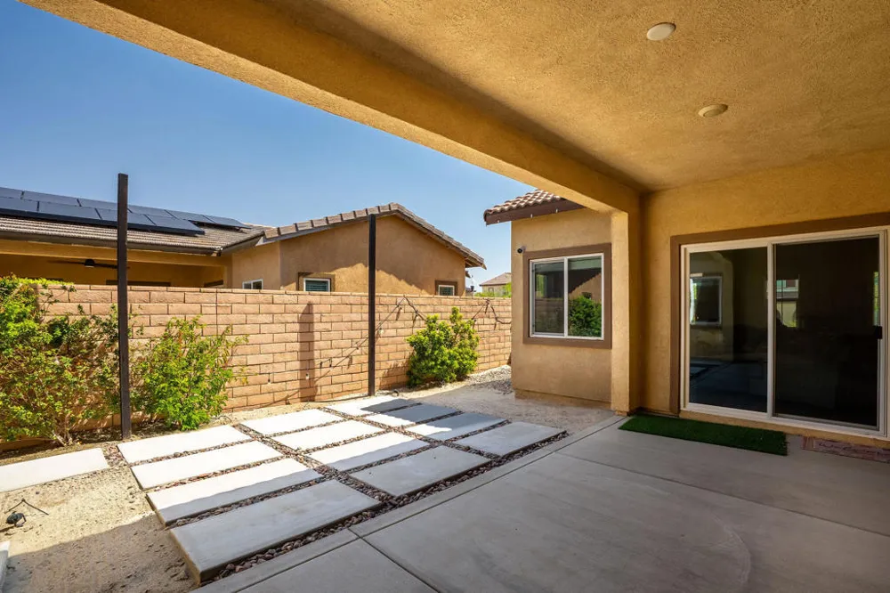 67486 Rio Largo Road Cathedral City, CA 92234