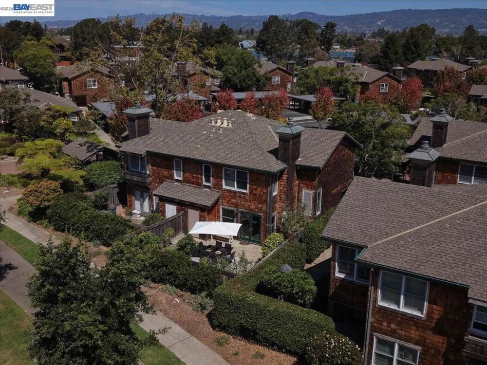 204 Centre Ct Alameda, CA 94502