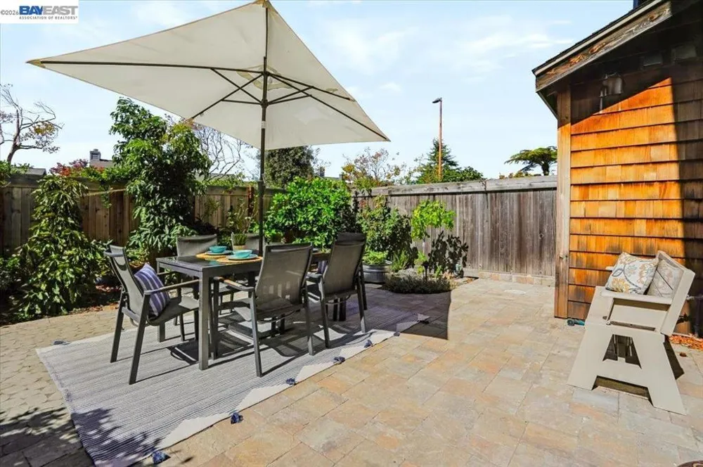 204 Centre Ct Alameda, CA 94502