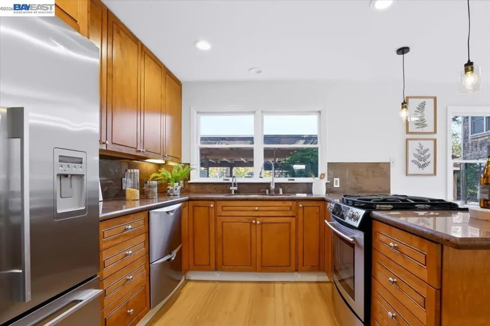 204 Centre Ct Alameda, CA 94502