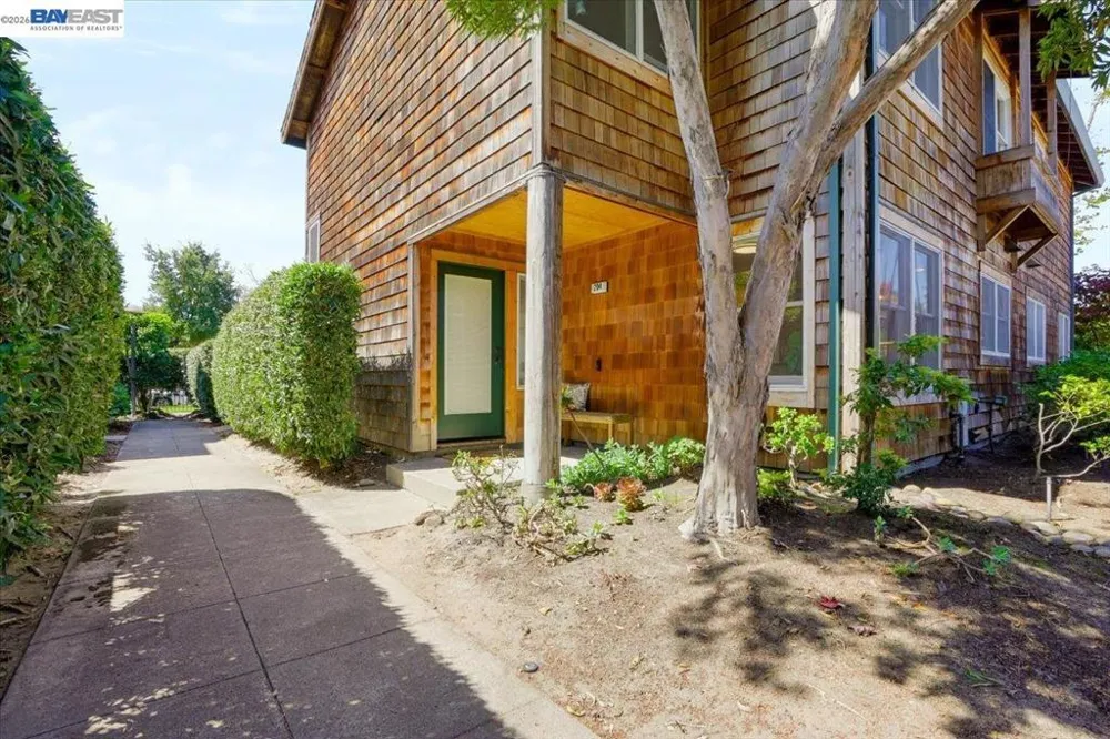 204 Centre Ct Alameda, CA 94502