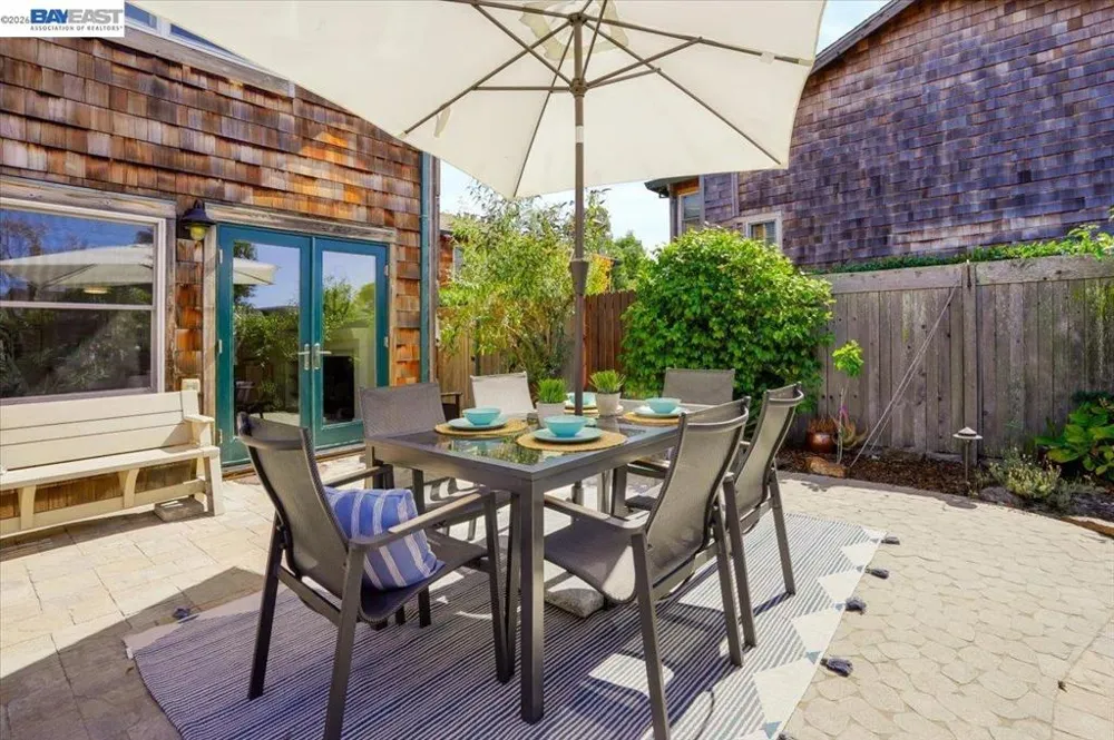 204 Centre Ct Alameda, CA 94502