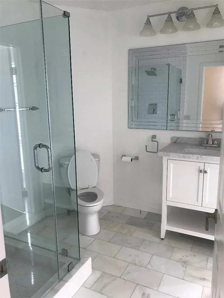 25 Escapade Court Newport Beach, CA 92663