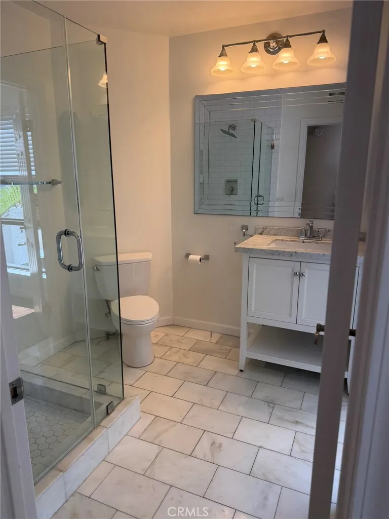 25 Escapade Court Newport Beach, CA 92663