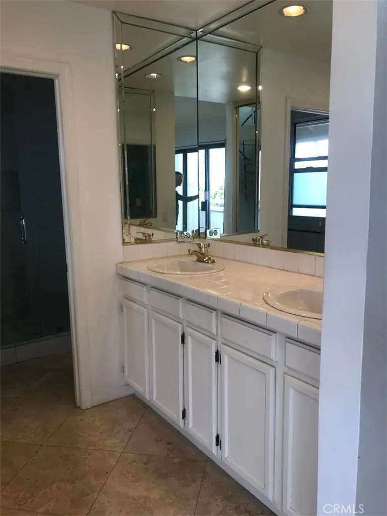25 Escapade Court Newport Beach, CA 92663