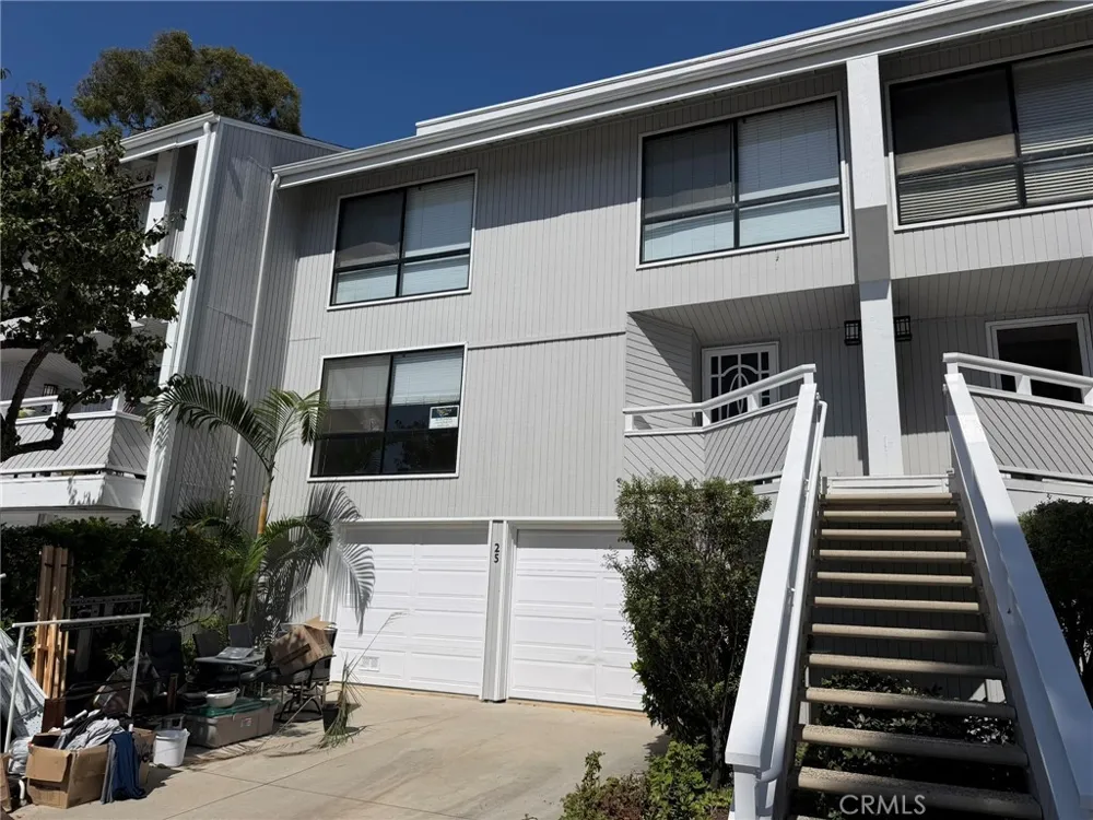 25 Escapade Court Newport Beach, CA 92663