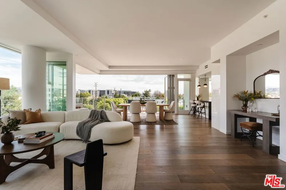 9000 W 3rd Street #403 Los Angeles, CA 90048