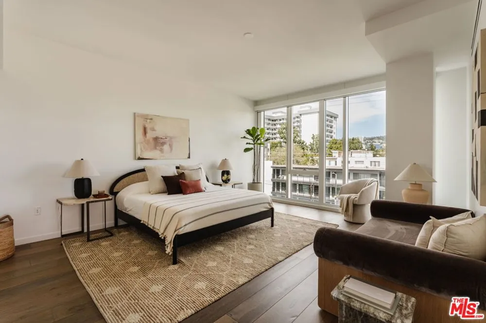 9000 W 3rd Street #403 Los Angeles, CA 90048