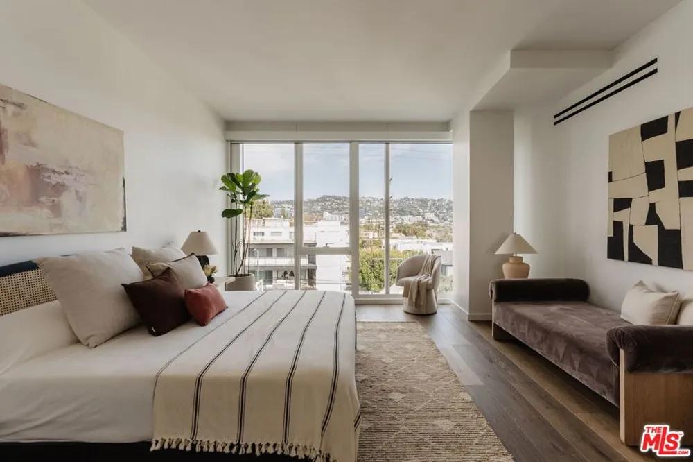 9000 W 3rd Street #403 Los Angeles, CA 90048
