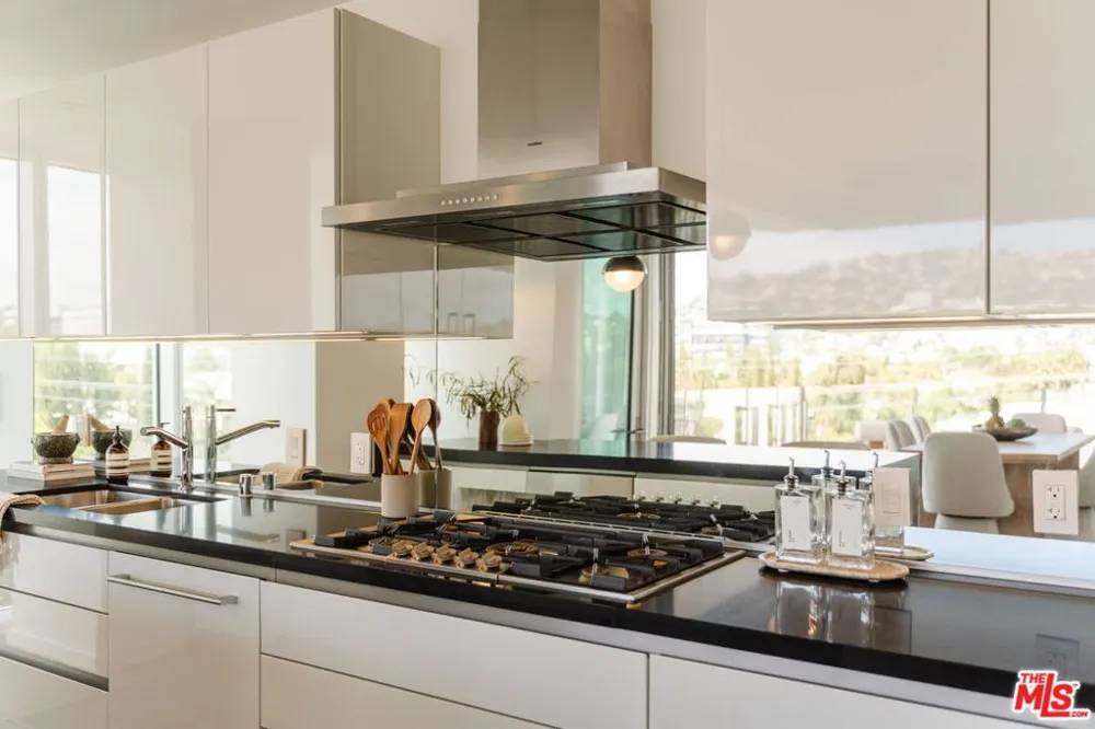 9000 W 3rd Street #403 Los Angeles, CA 90048