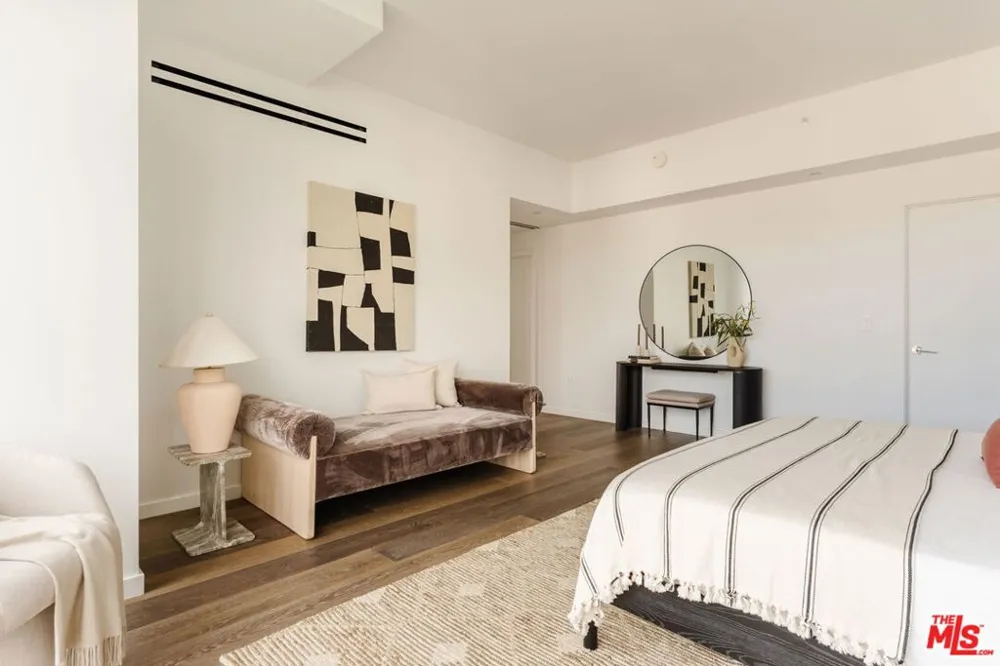9000 W 3rd Street #403 Los Angeles, CA 90048