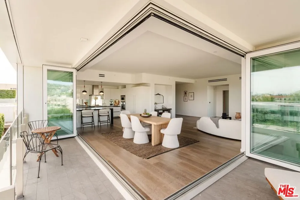 9000 W 3rd Street #403 Los Angeles, CA 90048