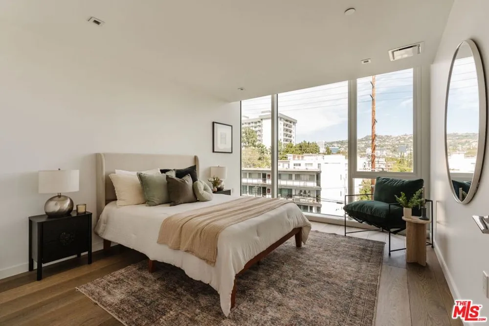 9000 W 3rd Street #403 Los Angeles, CA 90048