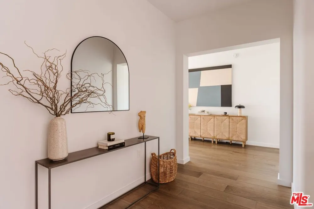 9000 W 3rd Street #403 Los Angeles, CA 90048