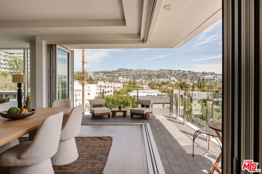 9000 W 3rd Street #403 Los Angeles, CA 90048