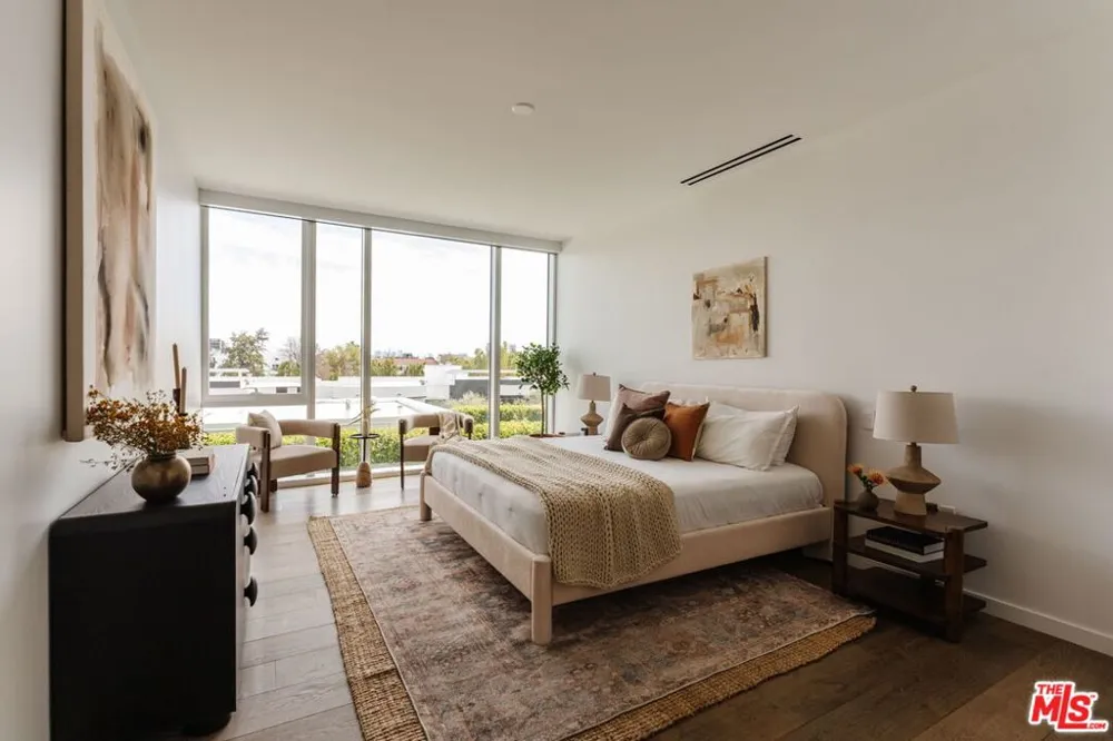 9000 W 3rd Street #403 Los Angeles, CA 90048