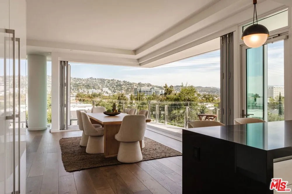 9000 W 3rd Street #403 Los Angeles, CA 90048