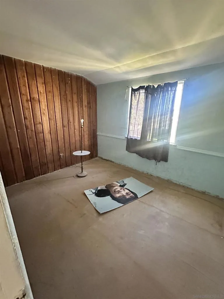 128 Old Oak Dr San Diego, CA 92114