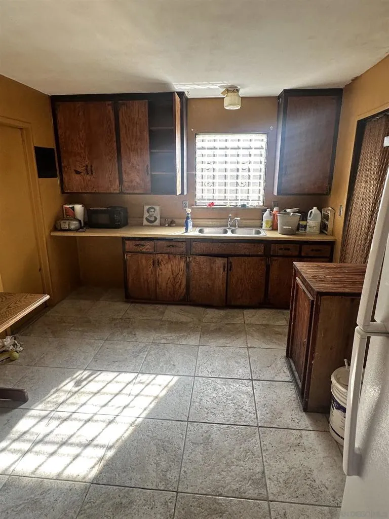 128 Old Oak Dr San Diego, CA 92114