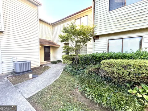 1014 Country CT
