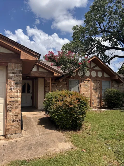 1928 Hurstview Drive