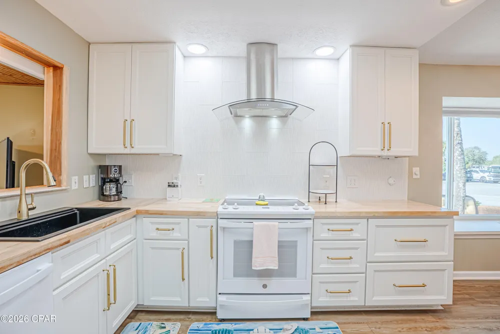 1 Dolphin Lane Panama City Beach, FL 32408