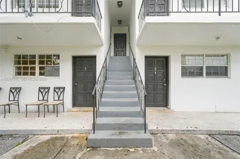 219 NW 10th Ave #APT 3