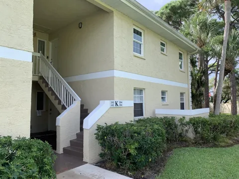 1544 SE ROYAL GREEN CIRCLE #204