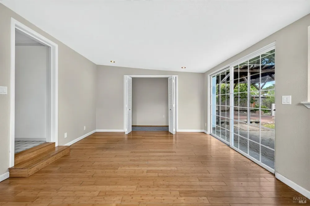 652 Corlano Avenue Santa Rosa, CA 95404