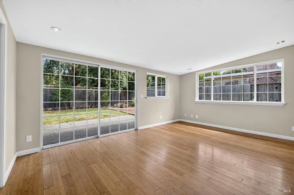 652 Corlano Avenue Santa Rosa, CA 95404