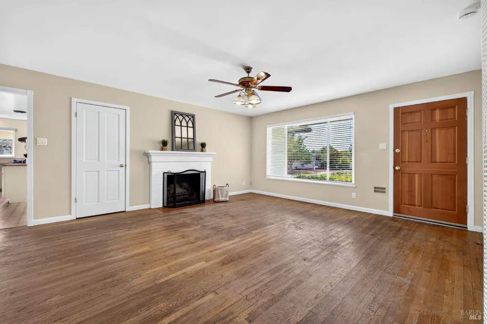 652 Corlano Avenue Santa Rosa, CA 95404