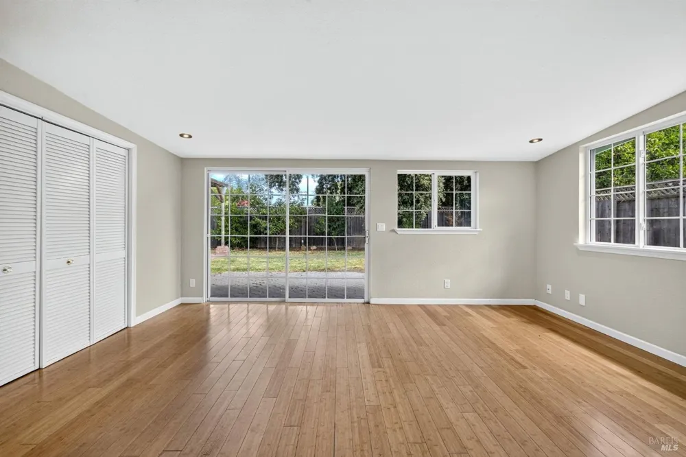 652 Corlano Avenue Santa Rosa, CA 95404