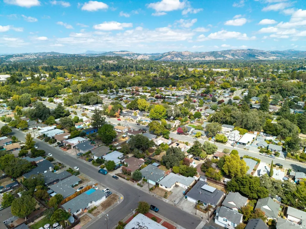 652 Corlano Avenue Santa Rosa, CA 95404