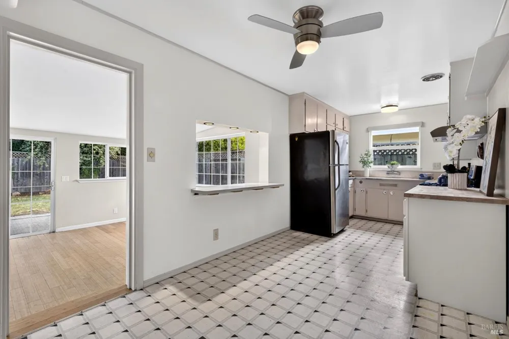 652 Corlano Avenue Santa Rosa, CA 95404