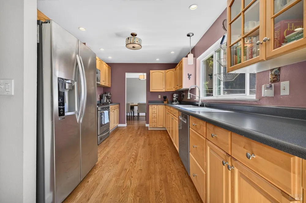 172 Clearview Court Petaluma, CA 94952