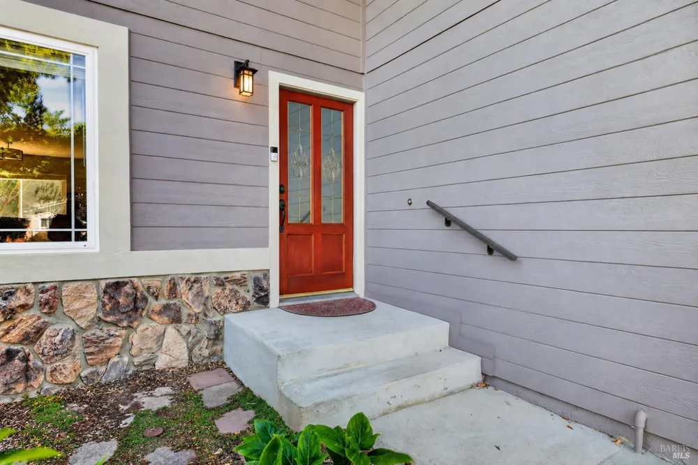 172 Clearview Court Petaluma, CA 94952
