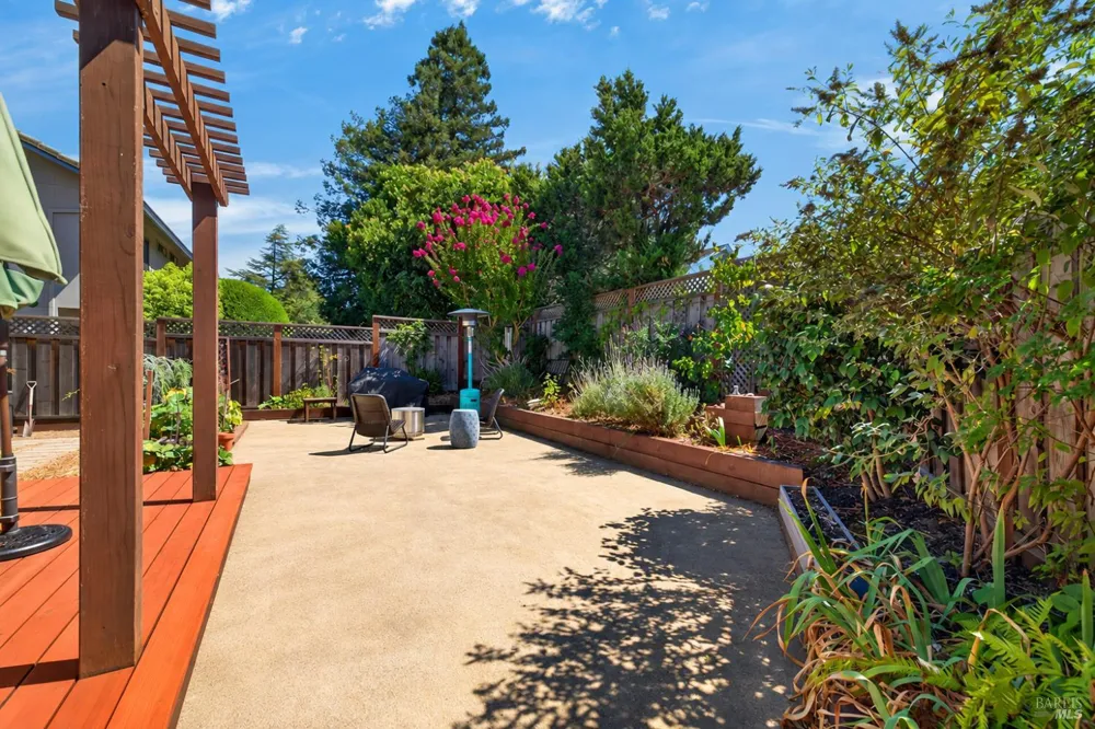 172 Clearview Court Petaluma, CA 94952