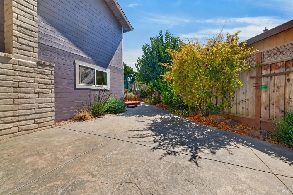 172 Clearview Court Petaluma, CA 94952