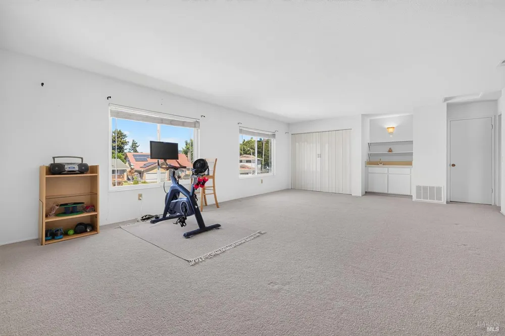 172 Clearview Court Petaluma, CA 94952