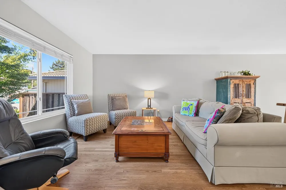 172 Clearview Court Petaluma, CA 94952