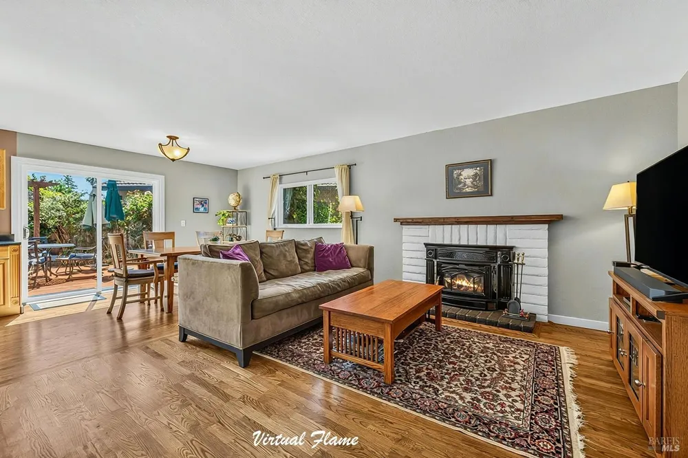 172 Clearview Court Petaluma, CA 94952