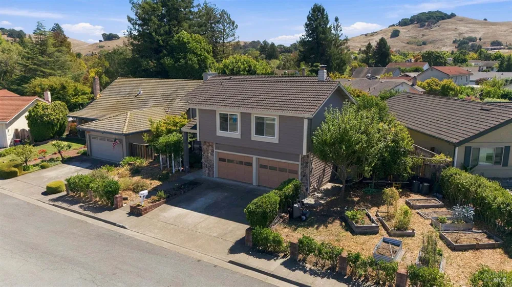 172 Clearview Court Petaluma, CA 94952
