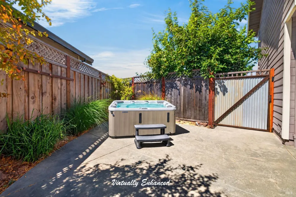 172 Clearview Court Petaluma, CA 94952