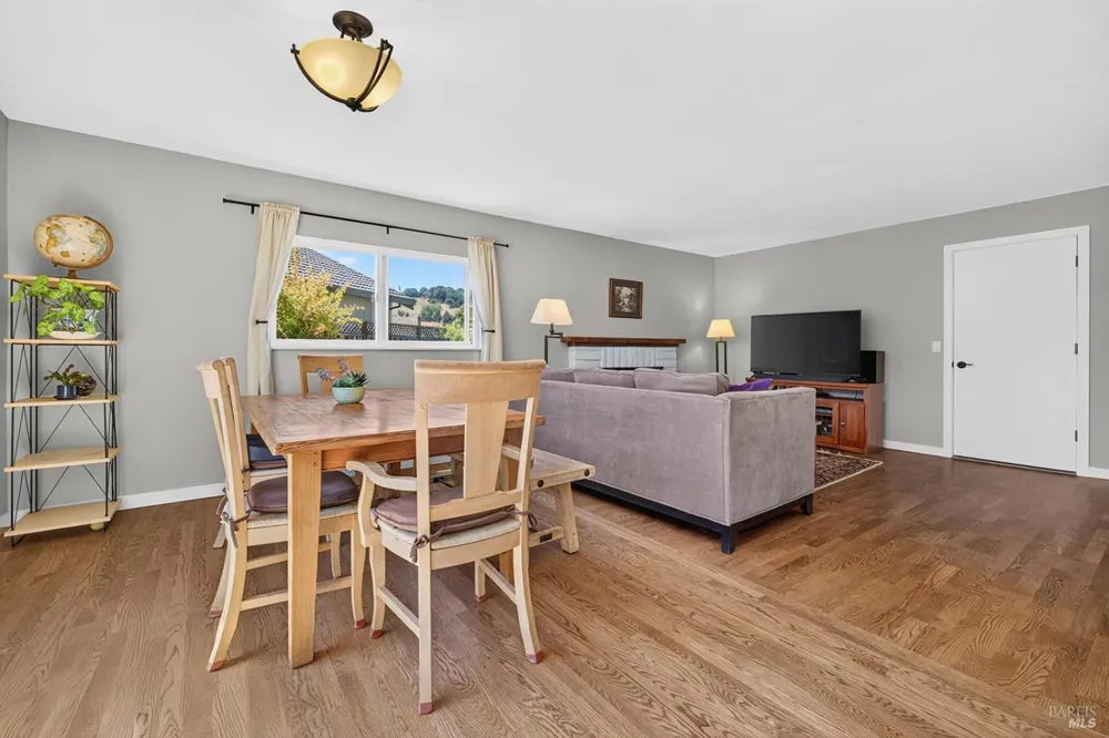 172 Clearview Court Petaluma, CA 94952