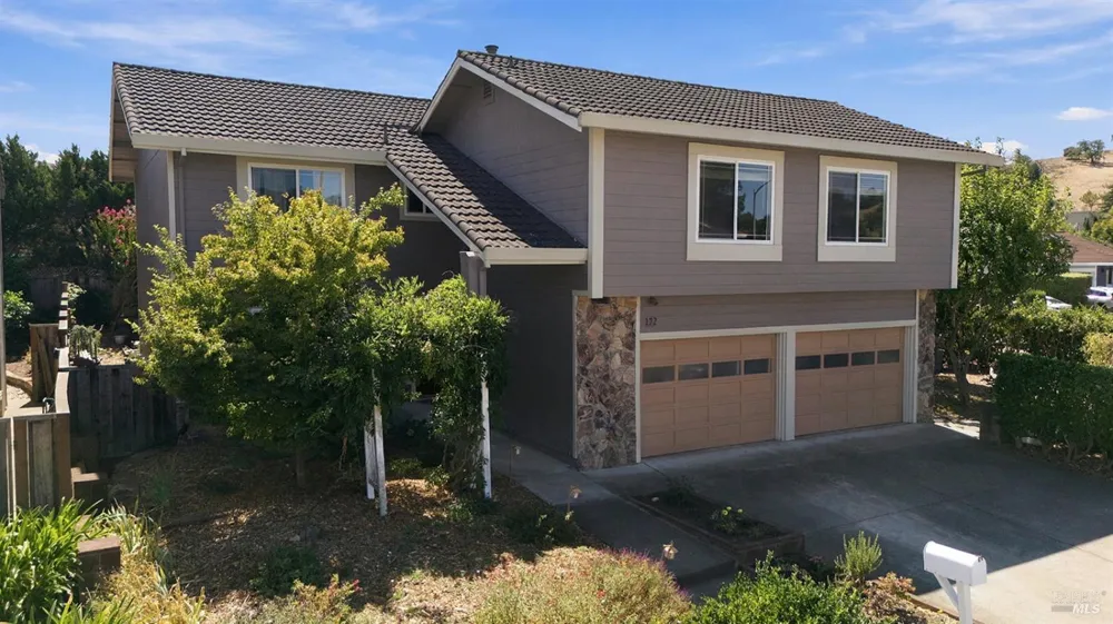 172 Clearview Court Petaluma, CA 94952