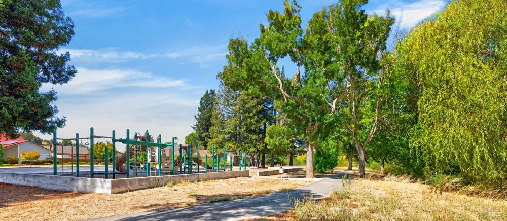 172 Clearview Court Petaluma, CA 94952